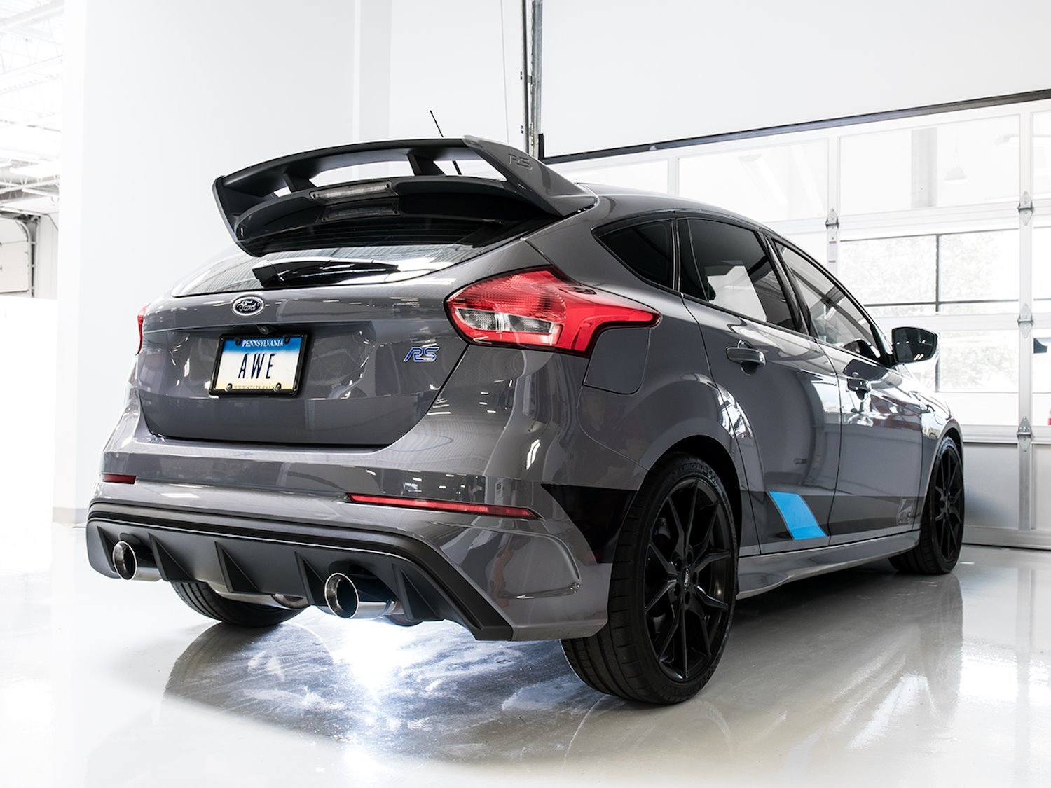 AWE Touring Edition Cat-back Exhaust for Ford Focus RS- Resonated - Chrome Silver Tips