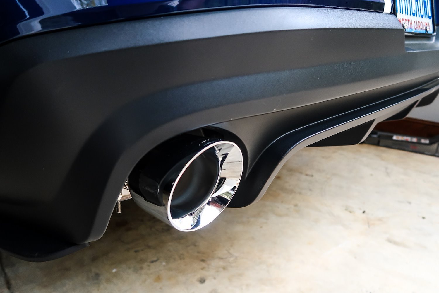 AWE Track Edition Axle-back Exhaust for the S197 Ford Mustang GT - Chrome Silver Tips