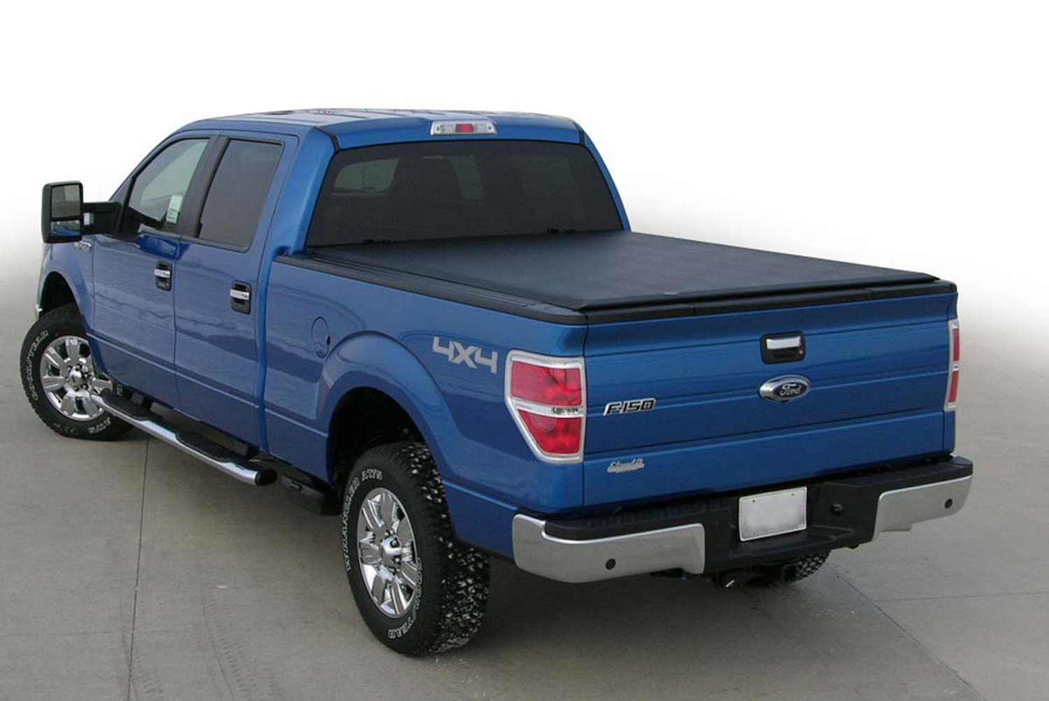LORADO Roll-Up Tonneau Cover, Fits Select Toyota Tundra, with 5 ft. 6 in. Bed w/Deck Rail