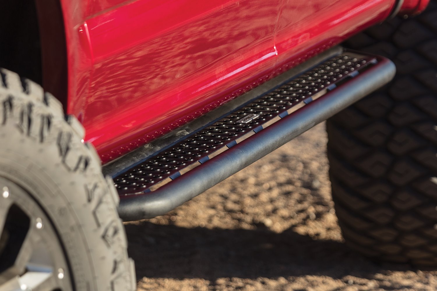 D64429T Dominator Xtreme D6 Side Steps with Rocker Panel Mounting Kit - Double Cab Only