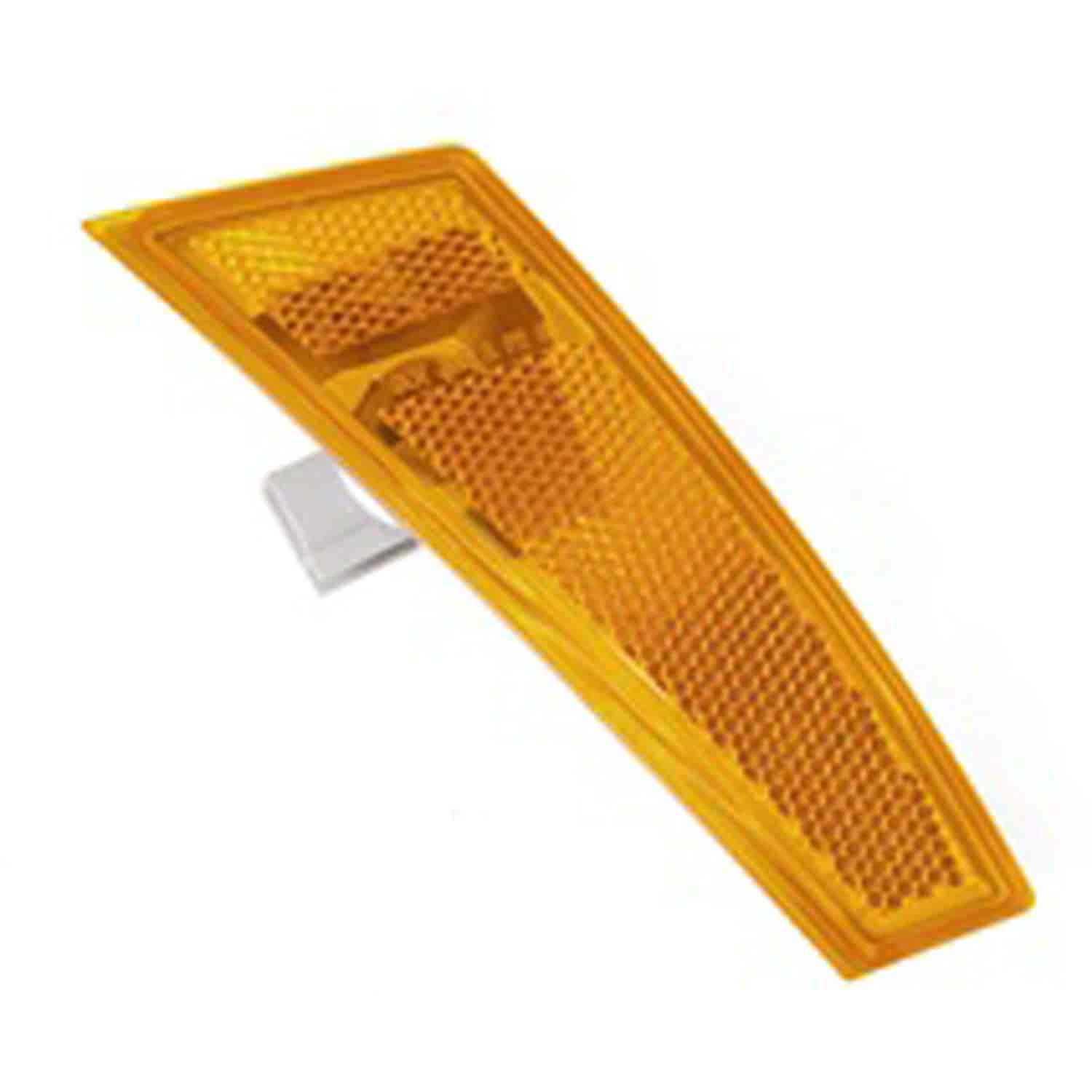 Replacement side marker lamp from Omix-ADA, Fits right side of 08-10 Jeep Liberty KKs.