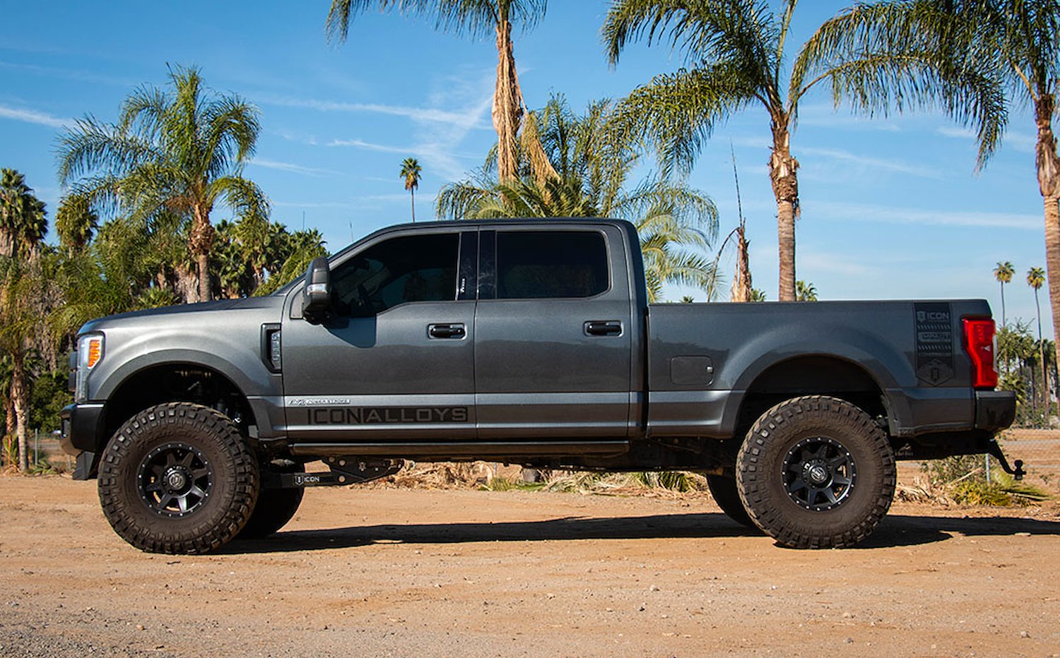 2017-UP FORD F-250/F-350 SUPER DUTY 4-5.5 in. LIFT STAGE 5 COILOVER CONVERSION SYSTEM WITH RADIUS ARM