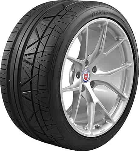 Invo Luxury Sport UHP Radial Tire 255/45R20