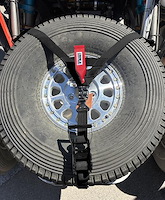 11583 Quick-Change Spare Tire Restraint for Off-Road Racing [Black]