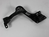 BRACKET ENGINE MOUNT