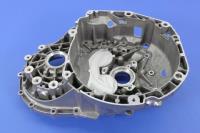 HOUSING CLUTCH