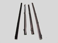 QUARTER WINDOW BELT WEATH