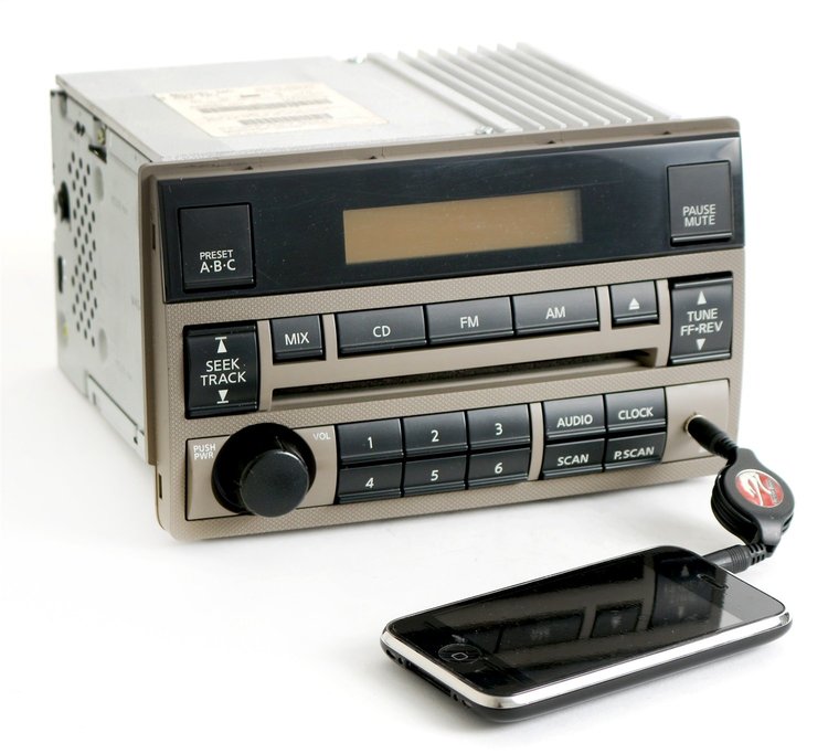 Replacement Radio w/Auxiliary Input for 2005-2006 Nissan Altima