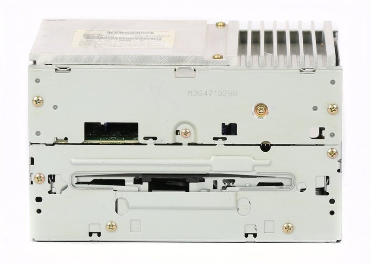 638-58965-NOA2 AM FM Radio CD Player 2004-2005 Nissan Titan
