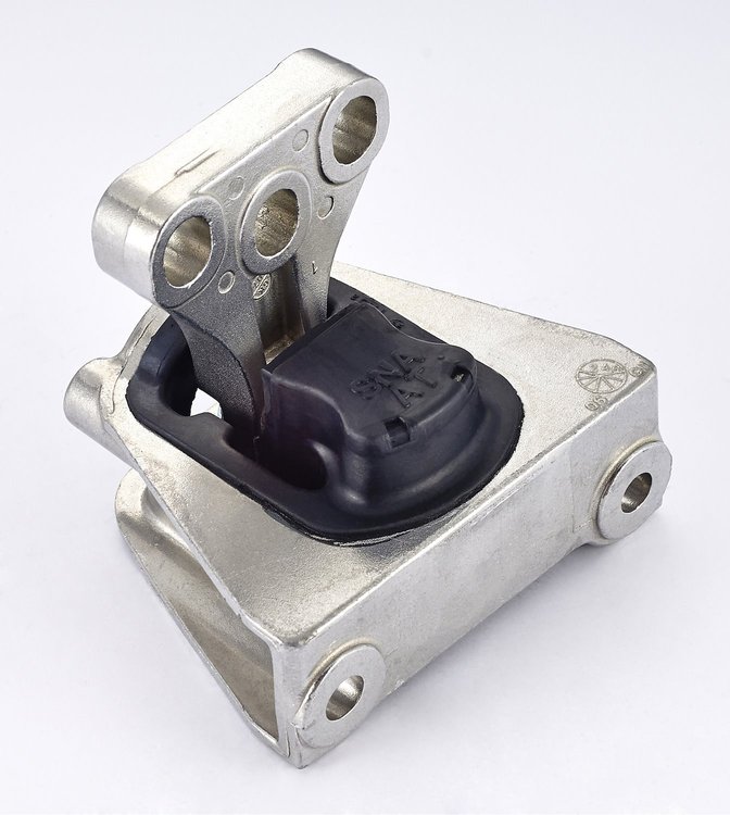 ENGINE MOUNT