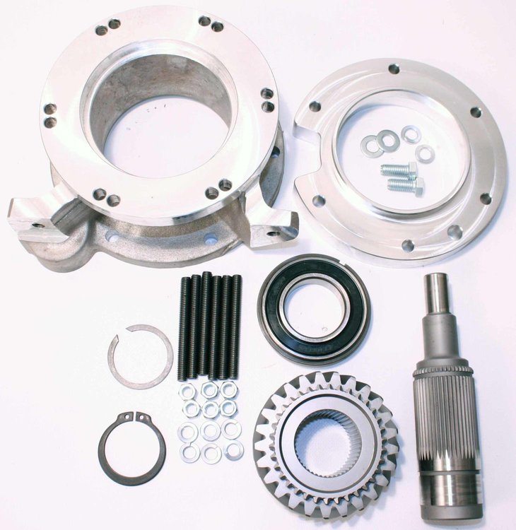 Transmission to Transfer Case Adapter for GM 6L90 29-Spline Transmission to Ford NP205 29-Spline Input