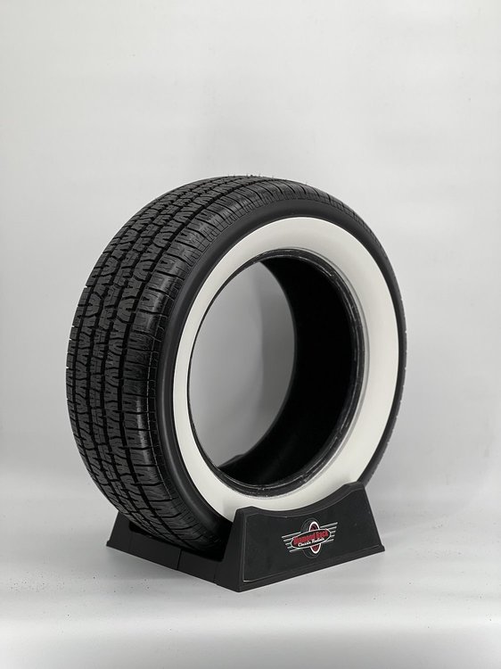 21604BG200 Diamond Back III All-Season Radial Tire 215/60R14 [Whitewall Sidewall]