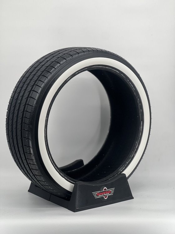 24400HTR125 Diamond Back Z5 Summer Radial Tire 245/40ZR20 [Whitewall Sidewall]
