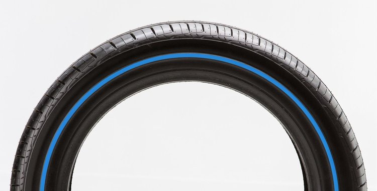 28359HTRBL Diamond Back Z5 Summer Radial Tire 285/35ZR19 [Blueline Sidewall]