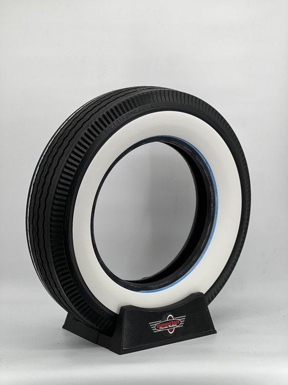 600R16AD300 Auburn Deluxe All-Season Radial Tire 600R16 [Whitewall Sidewall]