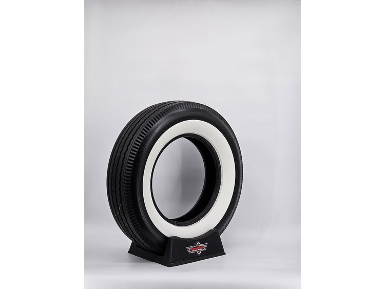 670R15AD250 Auburn Deluxe All-Season Radial Tire 670R15 [Whitewall Sidewall]