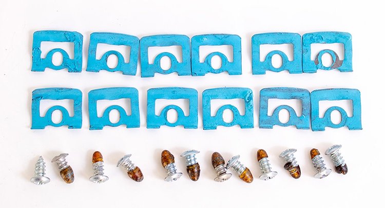 WINDSHIELD MOLDING CLIP K
