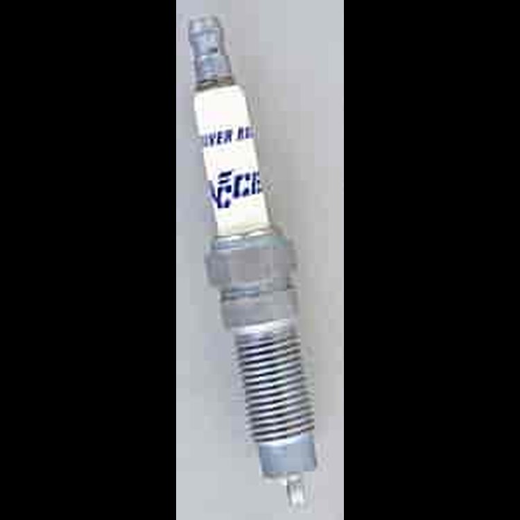 Silver Tip Spark Plugs Ford 3V 4.6/5.4L 1 Step Colder than Stock