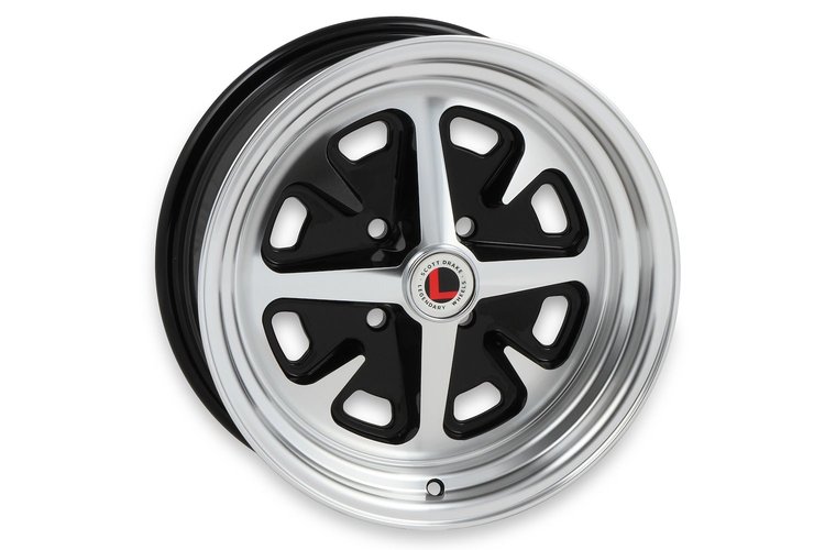 LW40-50644A Magnum 400 Wheel [Size: 15"x6"] Gloss Black/Machined Finish