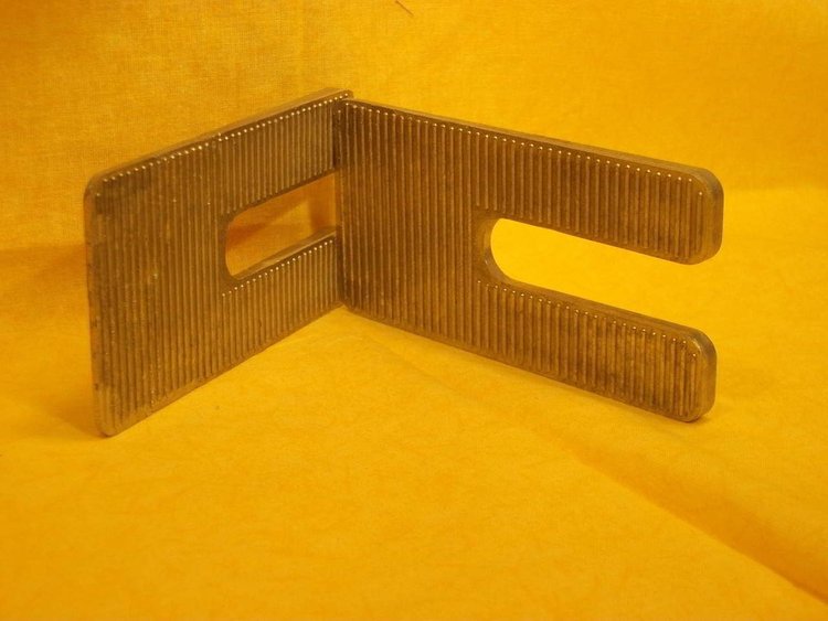 AU-2062A Leaf Spring Wedges 1 degree