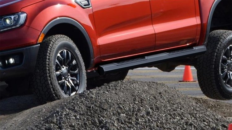 OCTA Series Nerf Bar, Fits Select Ford Ranger, Aluminum [Premium Chrome Finish]