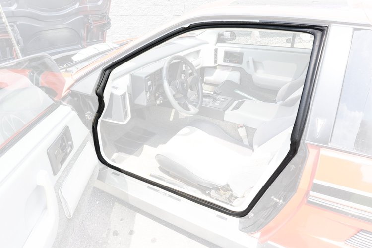 MOLDED DOOR SEAL PAIR FIT