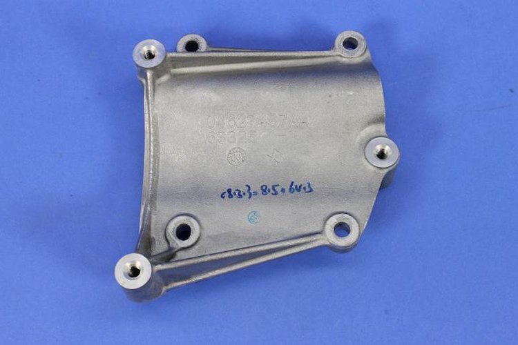 BRACKET A/C COMPRESSOR