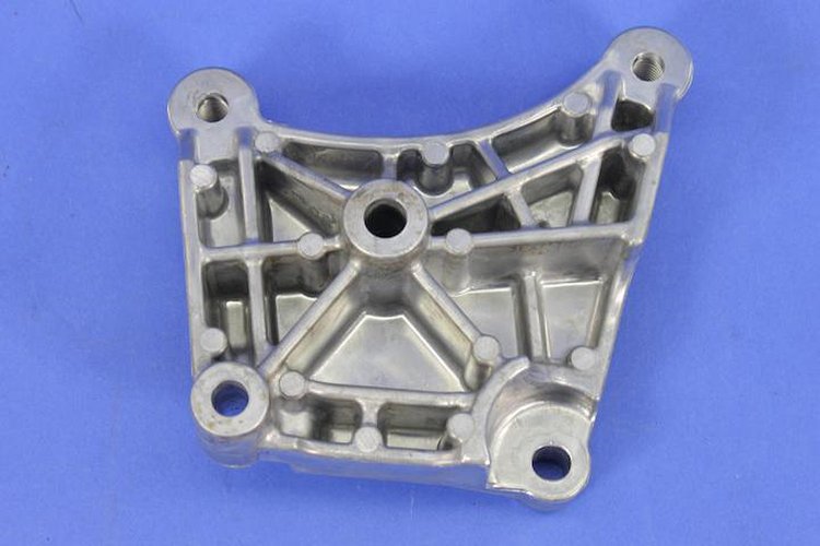 BRACKET ALTERNATOR