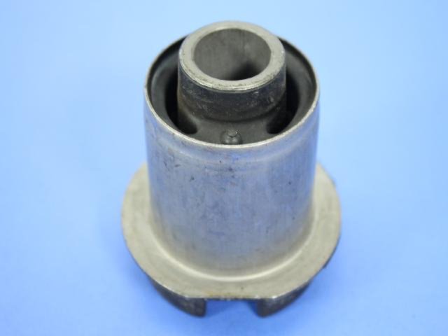 ISOLATOR CROSSMEMBER