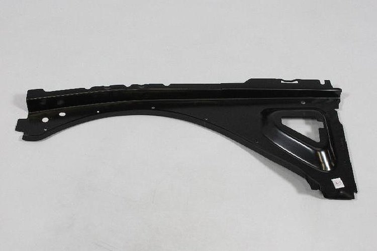 BODY SIDE TO FENDER