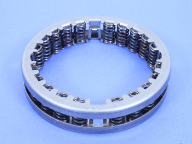 SPRING UNDREDRIVE PISTON