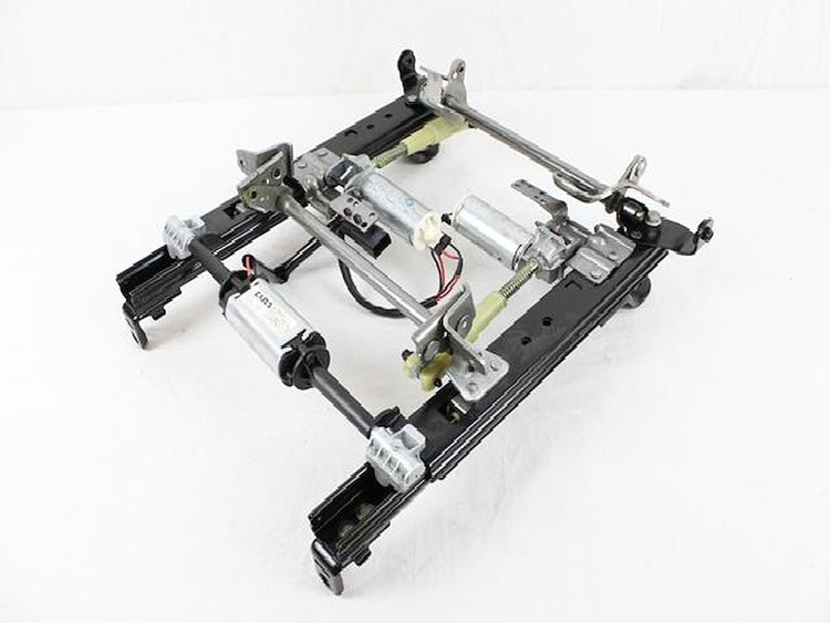 ADJUSTABLEUSTER SEAT