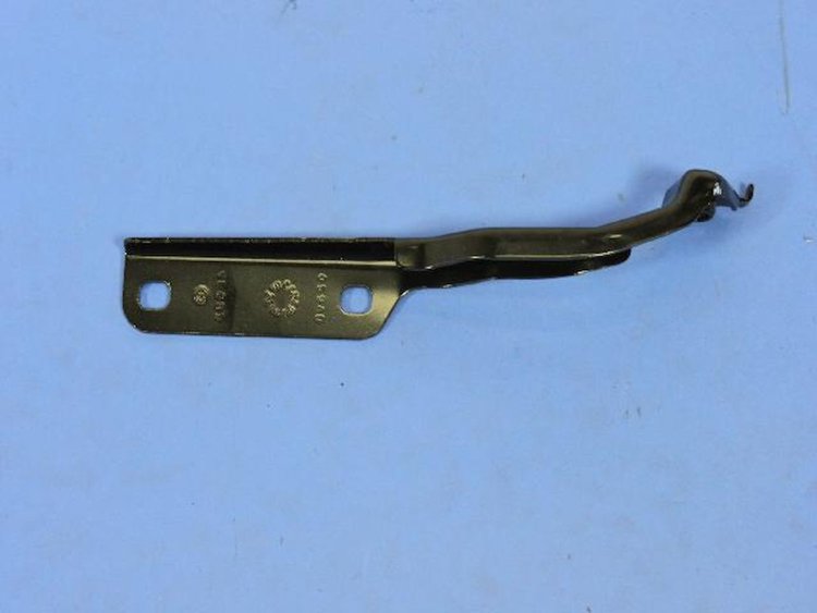 HINGE HOOD