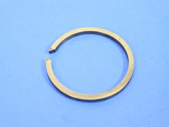 RETAINER