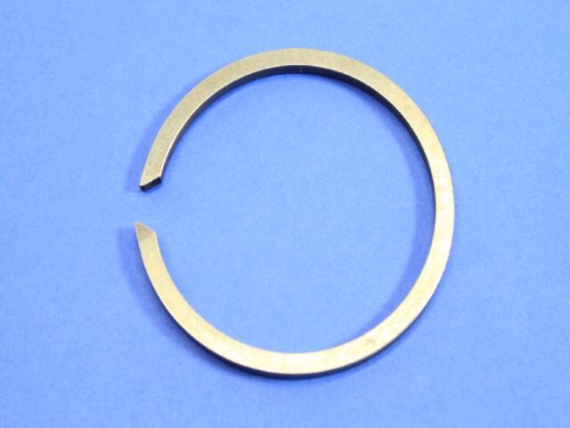 RETAINER