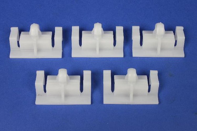 CLIP MOLDING