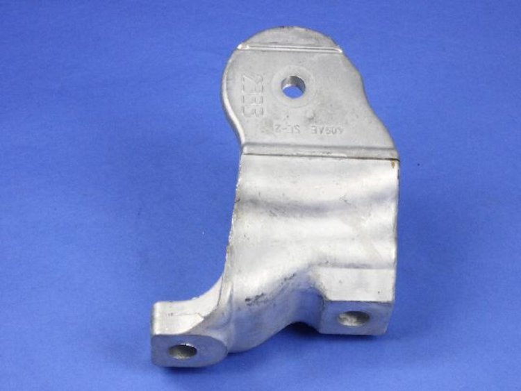BRACKET ENGINE MOUNT