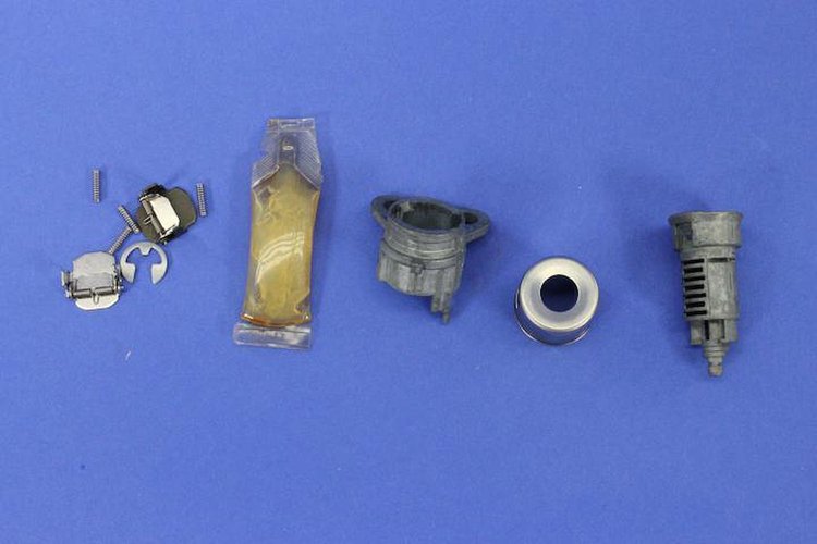 CYLINDER DOOR LOCK