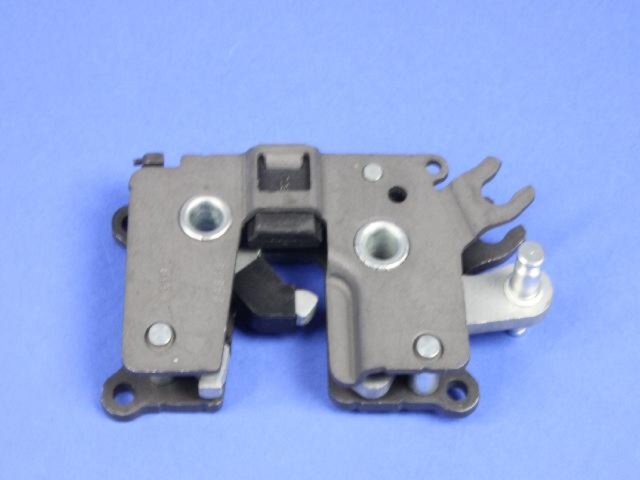 LATCH SEAT