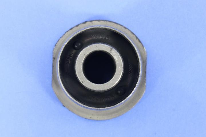 ISOLATOR CROSSMEMBER
