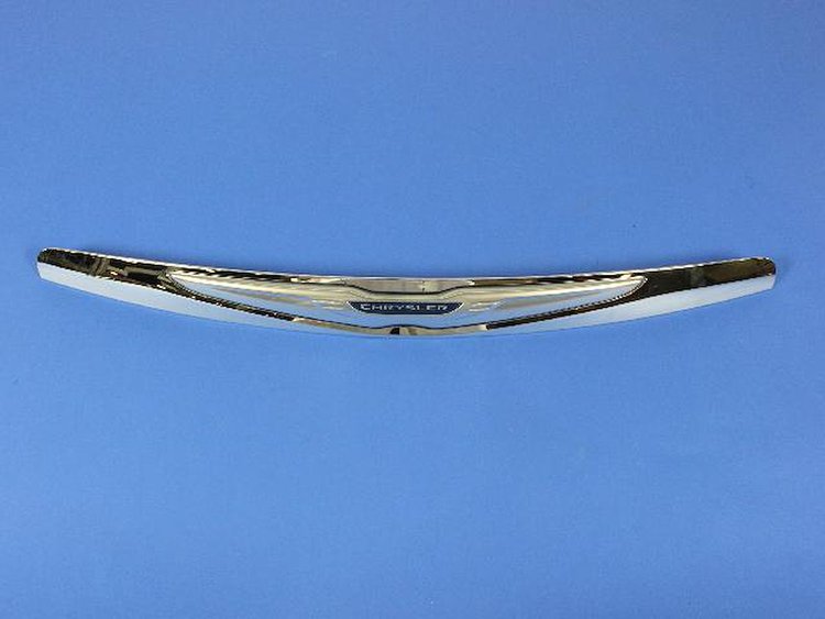 EMBLEM CHRYSLER WING
