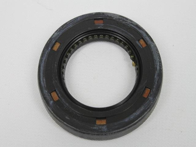 SEAL FRONT RETAINER