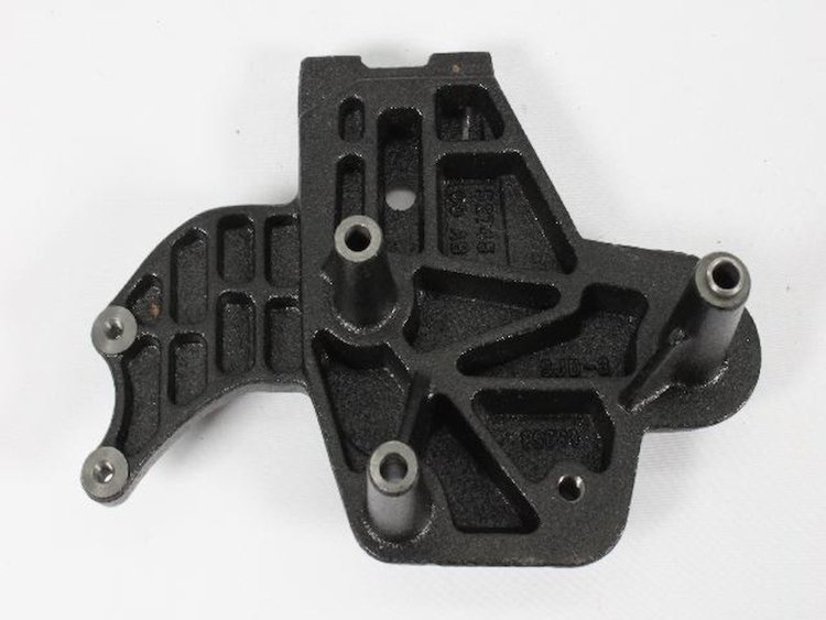 BRACKET ENGINE MOUNT