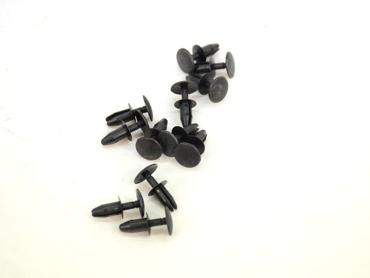 RIVET PLASTIC