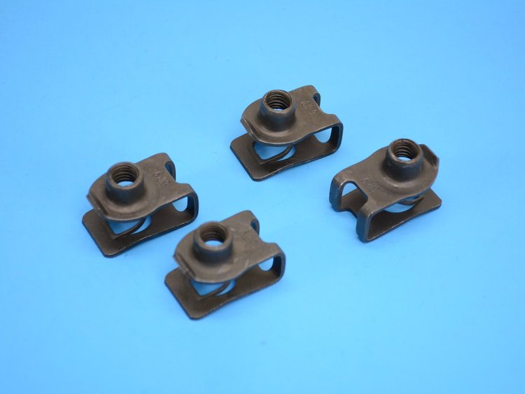 NUT EXHAUST MANIFOLD