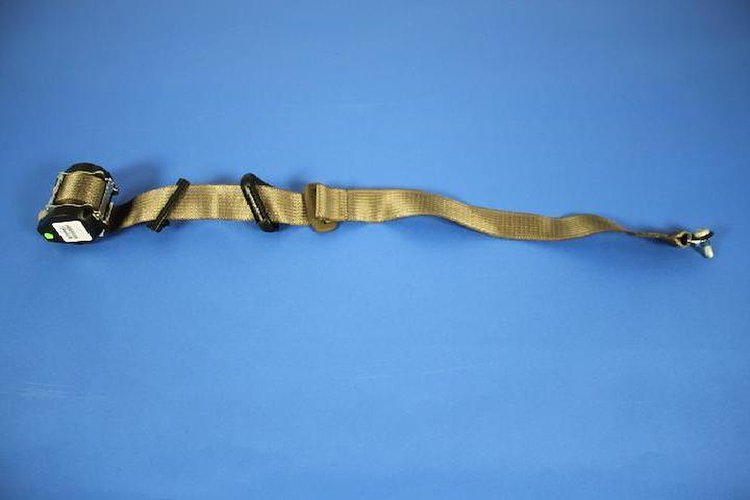 SEAT BELT RETRACTOR