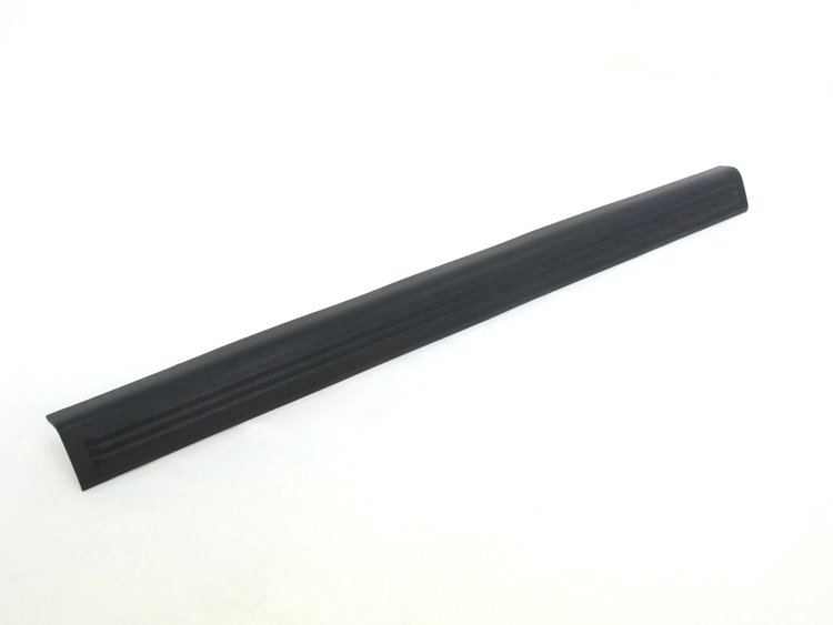 MOLDING DOOR SILL SCUFF