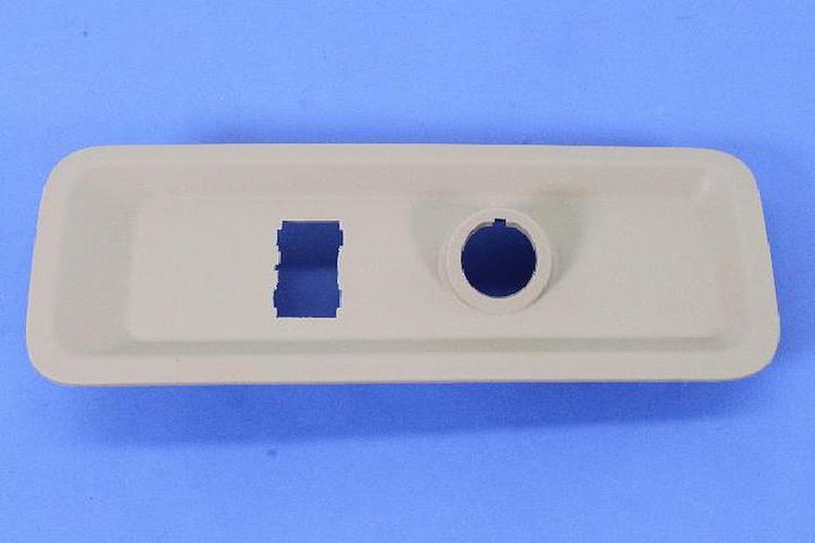 BEZEL POWER OUTLET