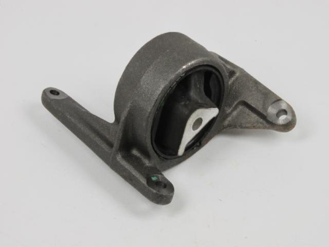 INSULATOR ENGINE MOUNT