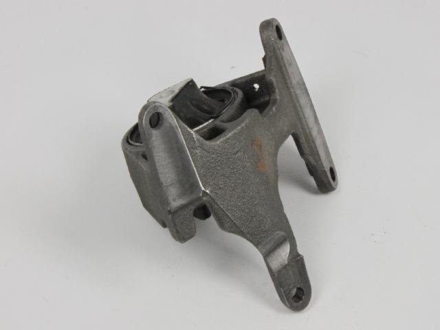 INSULATOR ENGINE MOUNT